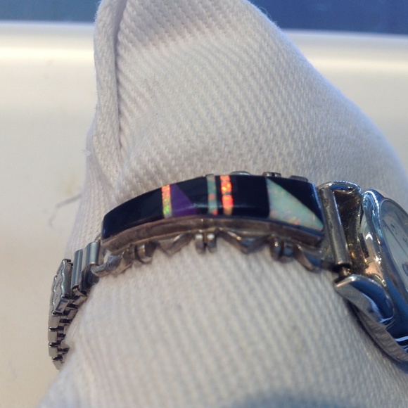 ⭐️NATIVE AMERICAN STERLING SILVER BLACK/OPAL  INLAY WATCH ⭐️ - Picture 3 of 6